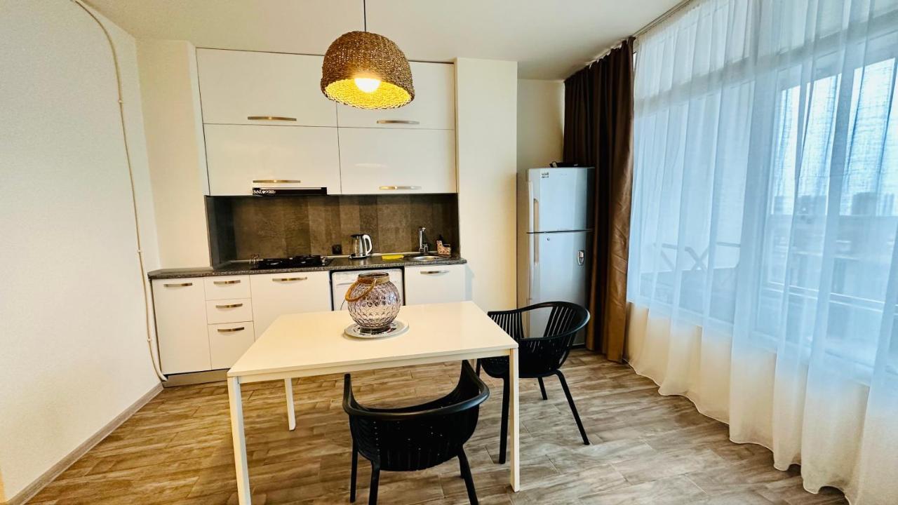 Magnolia Apartment Terrace 3 Batum Dış mekan fotoğraf