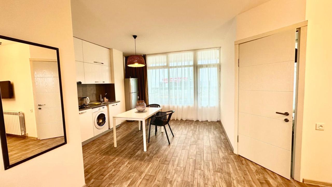 Magnolia Apartment Terrace 3 Batum Dış mekan fotoğraf