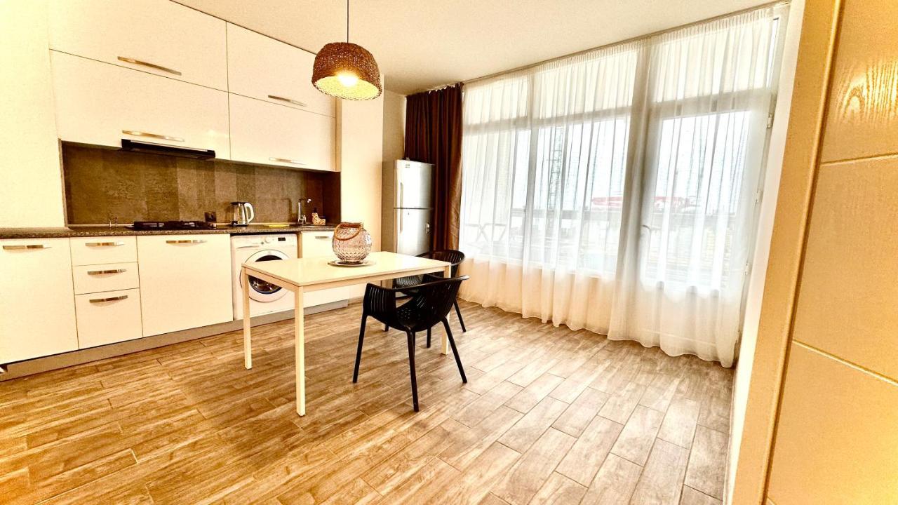 Magnolia Apartment Terrace 3 Batum Dış mekan fotoğraf